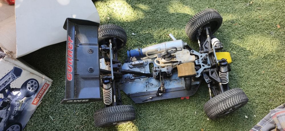 RC nitro Kyosho inferno e Subaru Impreza