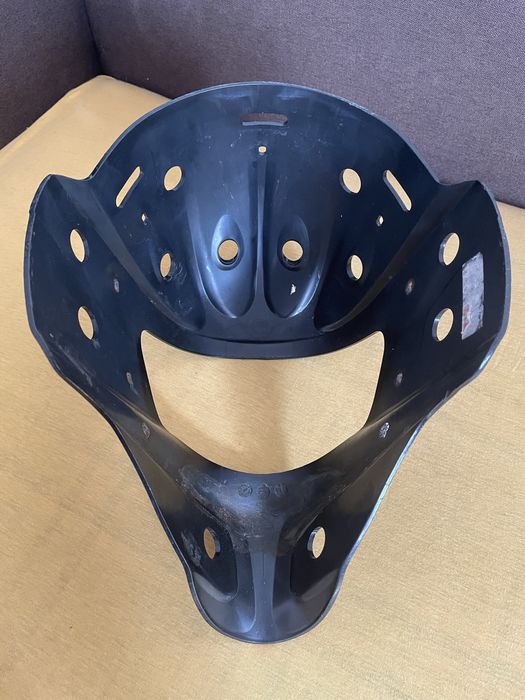 Шлем воротаря пластик