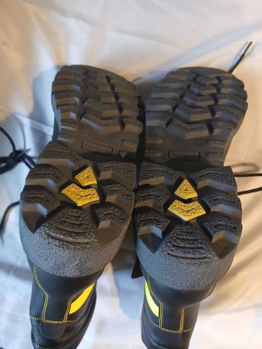 Buty strażackie 47 Protektor Zertix 428A 31cm