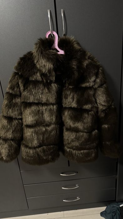 еко шуба ,тредова НОВА ,розмір xs-s,колір в житті красивий коричневий