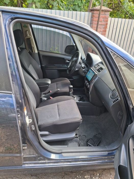 Авто Suzuki sx4.