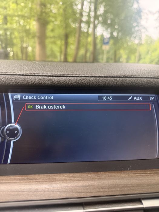 BMW Seria 7 F01 750i xDrive | 4.4 V8 | 450 KM | 2009 | Czarna Limuzyna