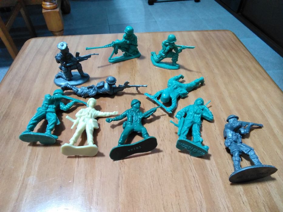 Set of 10 little soldiers64585197698945121
