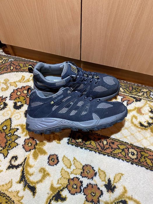 Трекинговые кроссовки Karrimor.