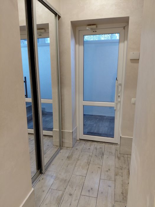 Ціну знижено! Оренда комерц.прим. 78м.кв.від власника з окремим входом в районі Акварелі