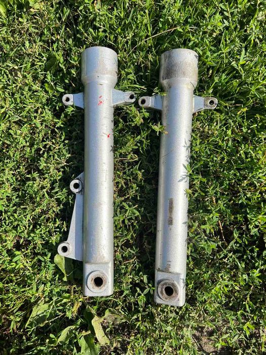 Стакани вилки на мотоцикл