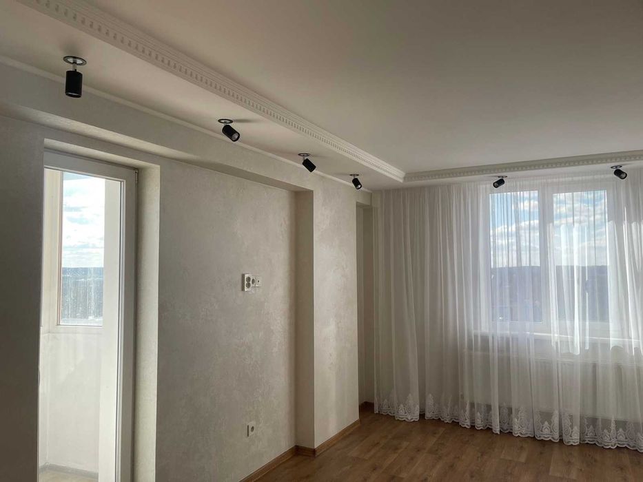 3 кім на Тролейбусній у новобудові