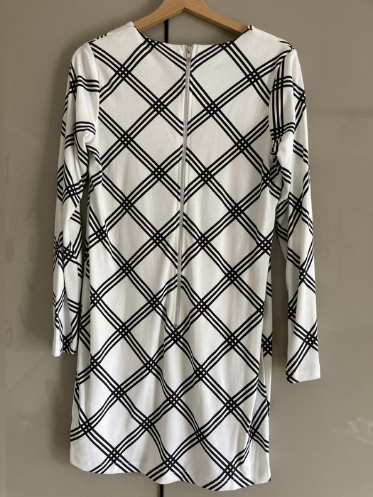 Bonprix biała sukienka w czarną kratkę roz. 38