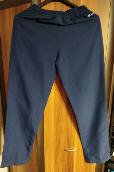 Spodnie dresowe chłopięce Adidas 11/12 stan idealny