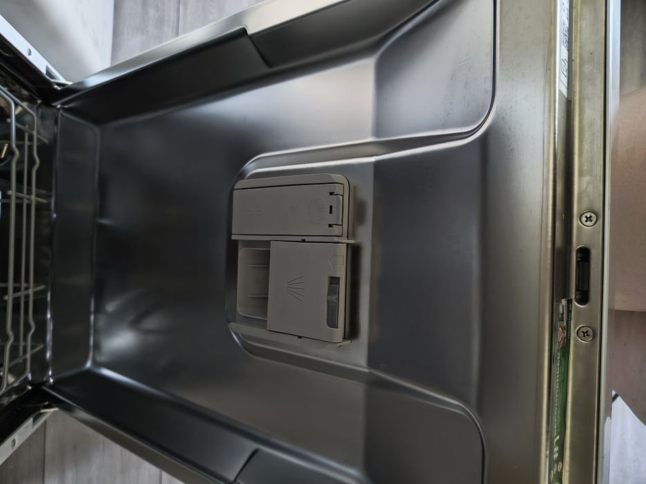 Zmywarka wolnostojąca Beko biała dvs050024w