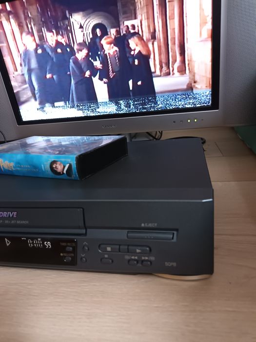 Magnetowid odtwarzacz wideo Panasonic NV- FJ622