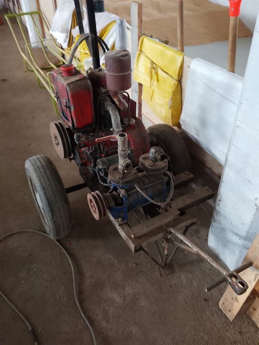 Silnik z pompą do wody