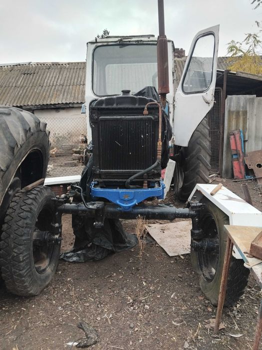 Трактор та с/г техніка