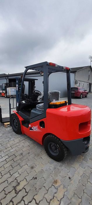 Навантажувач вилковий погрузчик