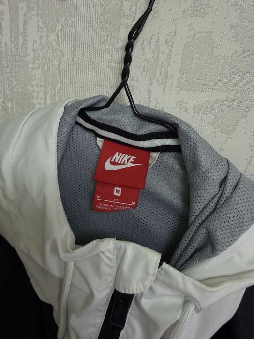 Чоловіча вітровка Nike