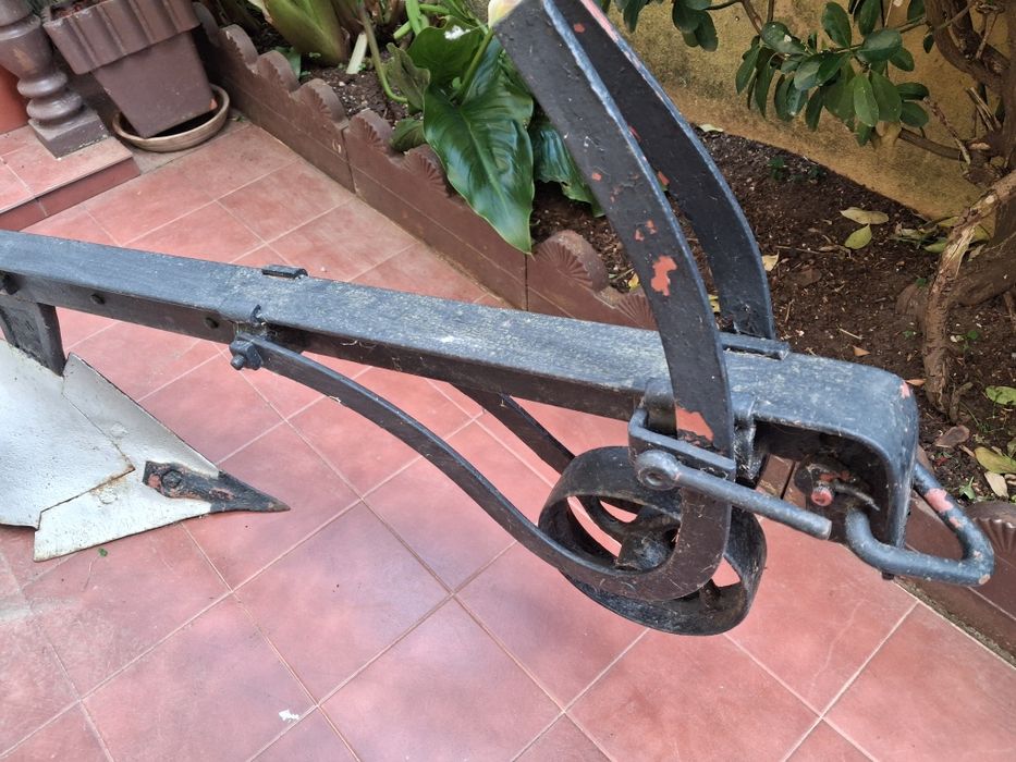 Charrua antiga em ferro