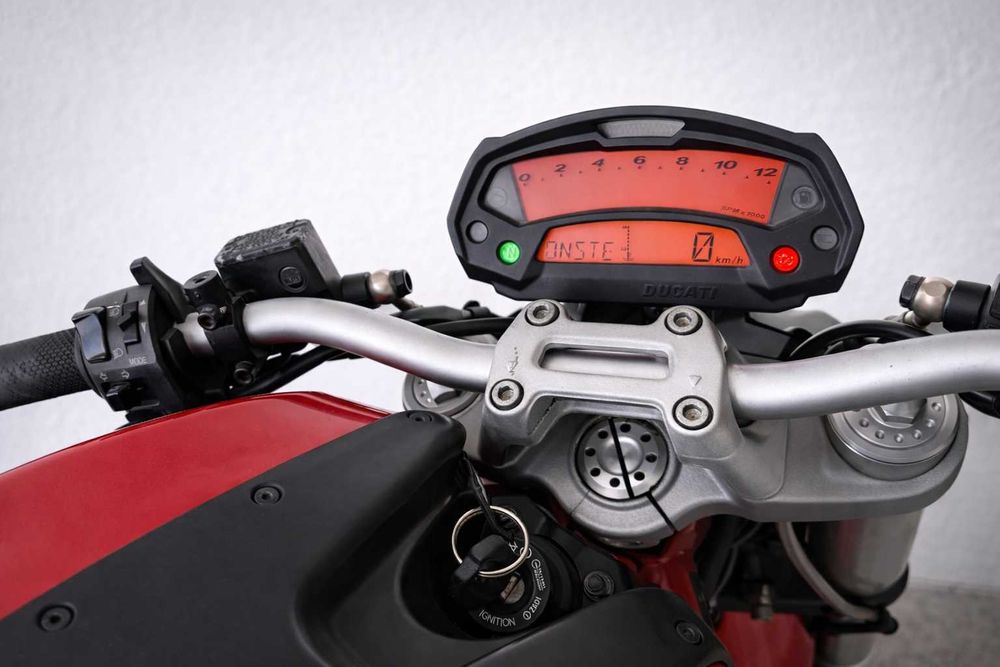 Ducati monster 696 - ano 2008