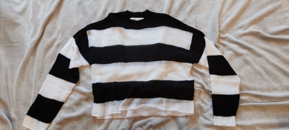 Nowy sweter Bershka czarno białe paski rozm. S