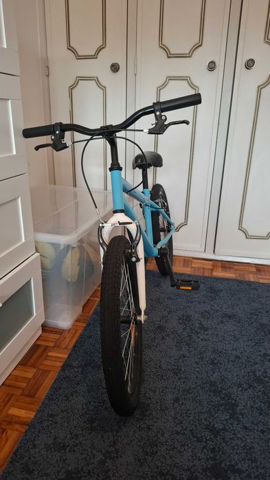 Bicicleta criança nova