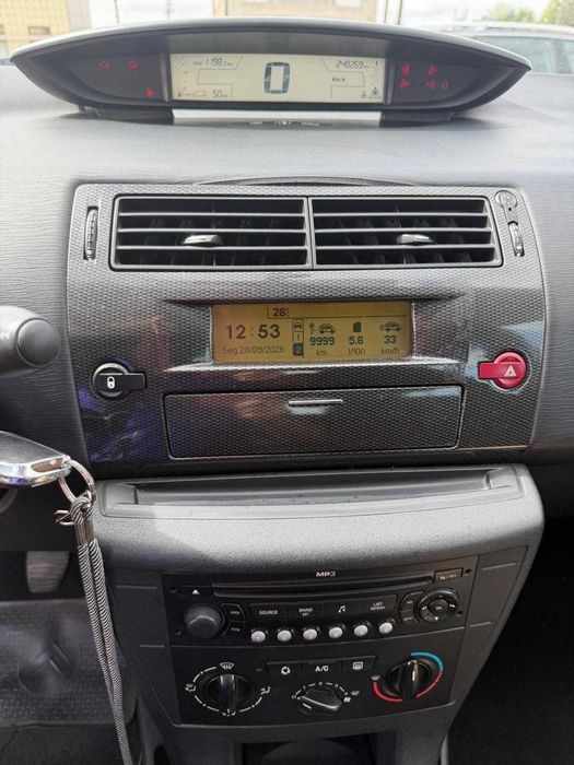 Citroën C4 1.6 HDi Hatchback (5 Portas) de 2007 com possível retoma — photo 5