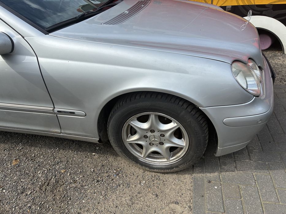Klapa bagażnika   mercedes c 203