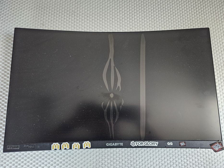 Monitor G27QC 27"
