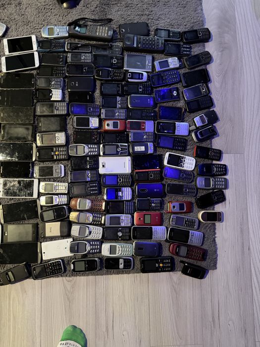 Zestaw telefonów komórkowych iphon Nokia