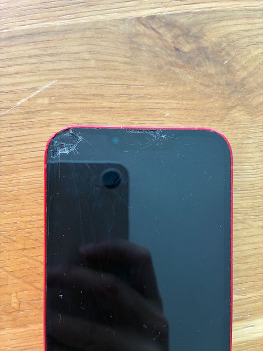 iPhone 13 versão red