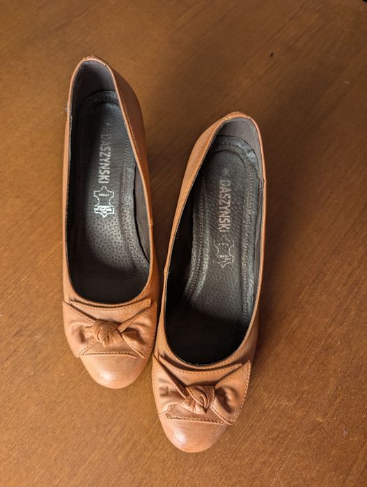 Sprzedam buty na obcasie 38