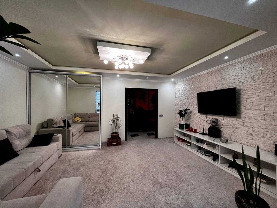 ТЕРМІНОВО! Продаю: 2 кімнатна квартира, з ремонтом, меблями, Каскад