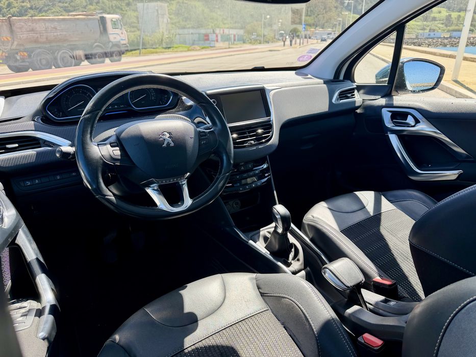 Peugeot 2008 1.2 VTi Allure TECTO PANORÃMICO