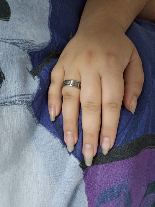 Продам срібну каблучку