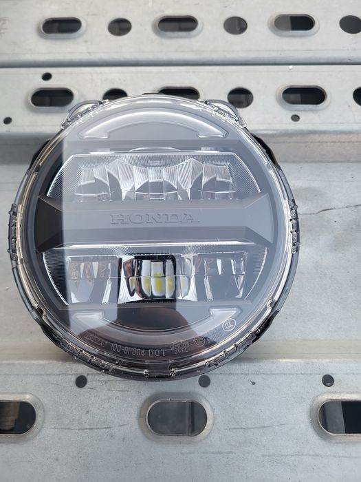Lampa Reflektor Przód Honda CB 125R CB 300R