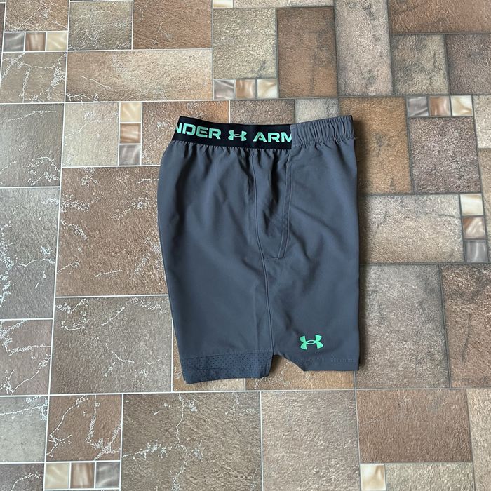 Under Armour спортивні шорти