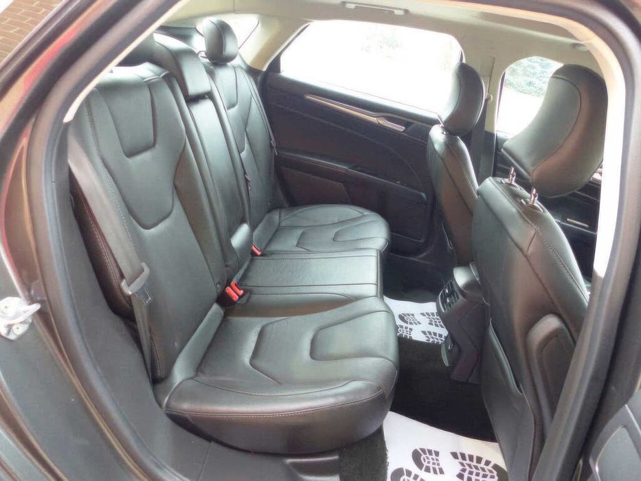 Ford Fusion Titanium      2016