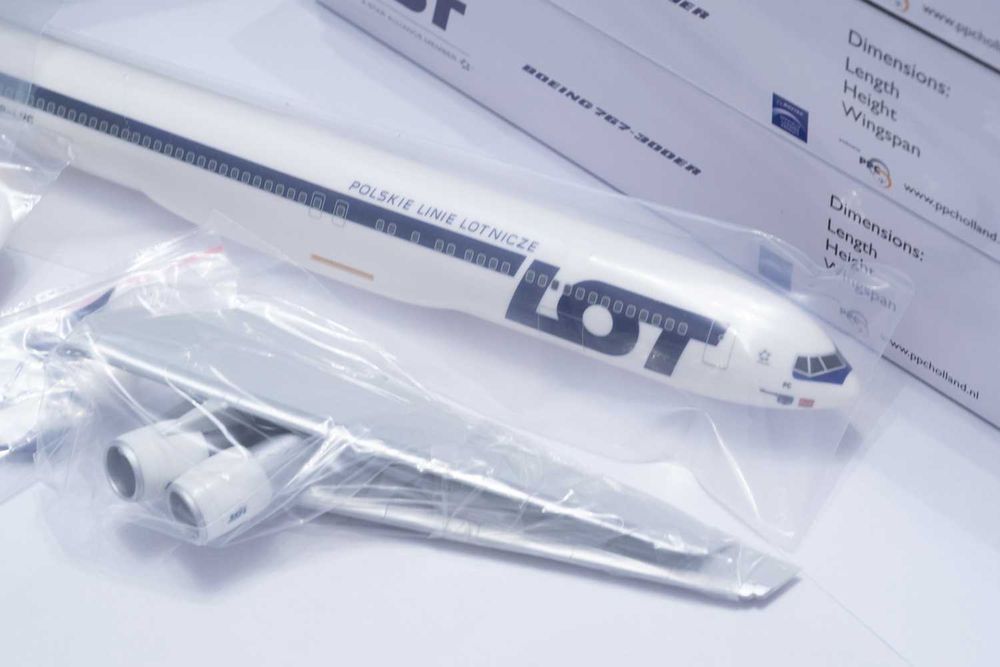 PLL LOT Boeing 767-300ER SP-LPC skala 1:200 NOWY