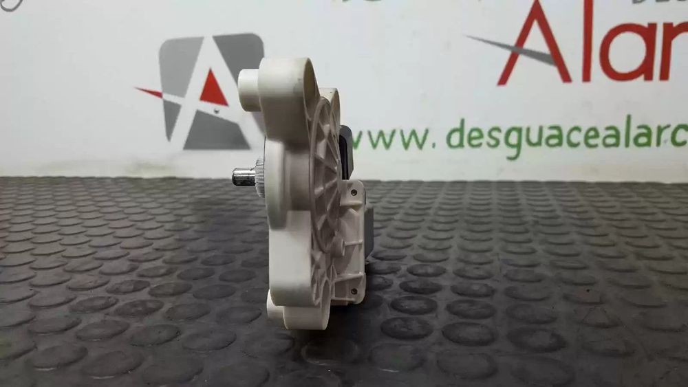 MOTOR ELEVADOR DE VIDRO FRONTAL ESQUERDO MERCEDES-BENZ CLASSE C 2004 -A211820304...