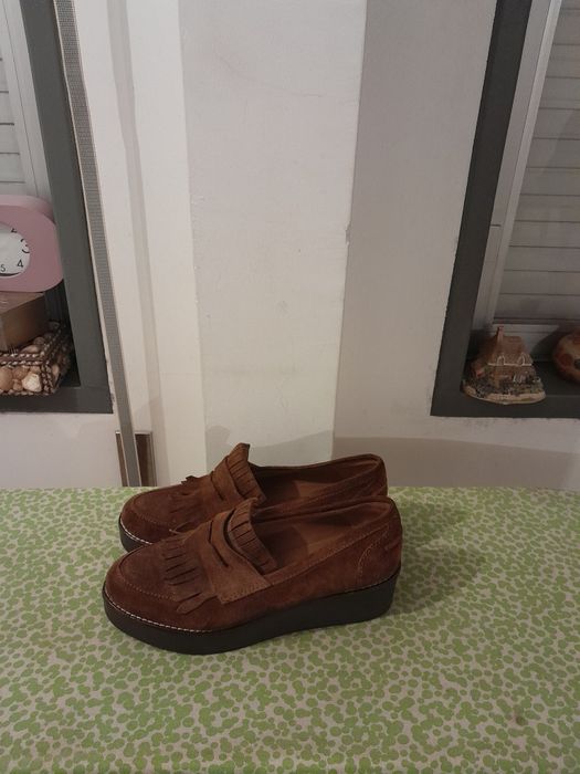 Vendo Sapatos de Senhora muito bonitos como novos