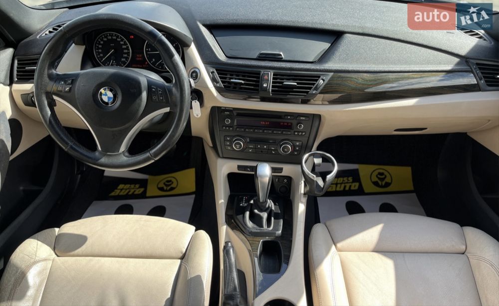Автомобіль BMW X1