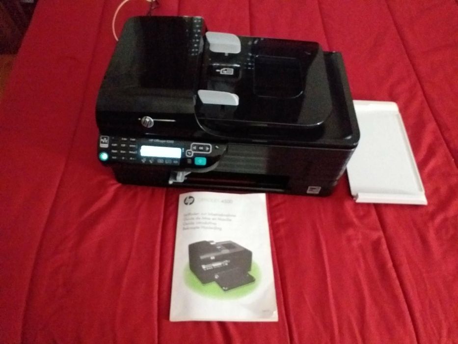 Vendo impressora multifunções HP Officejet 4500 (Série G510) em bom estado de conservação e a funcionar corretamente.