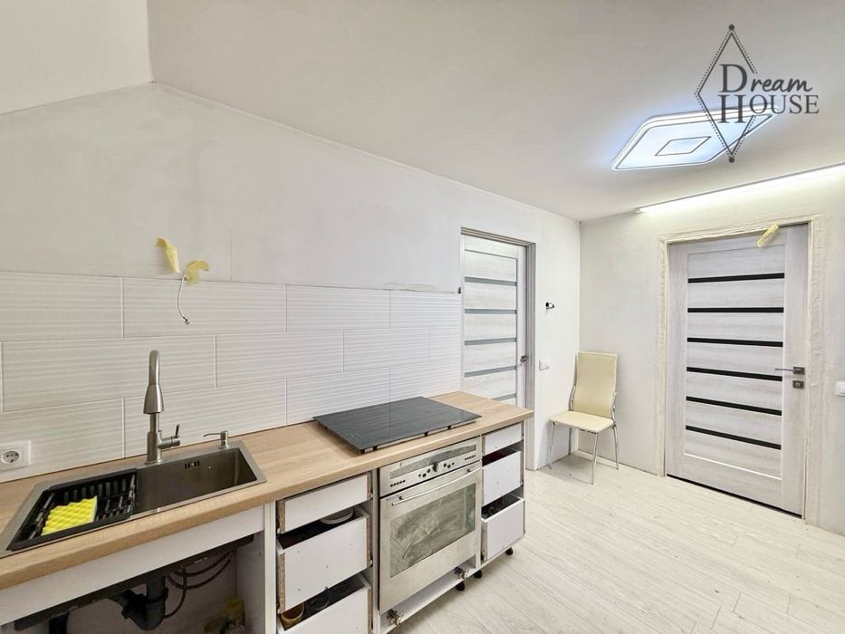 Продаж буднку на стадії ремонту