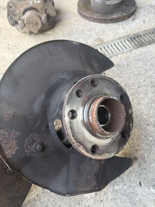 Цапфа ступиця фольцваген транспортер т5