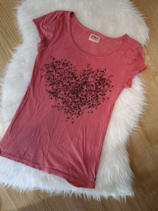 ONLY t shirt agrafki czarwień napis punk love 34/XS