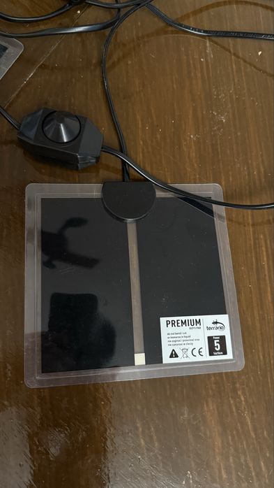 Терраріум Exo Terra 30x30, лампа, мат, теплий камінь та інше.