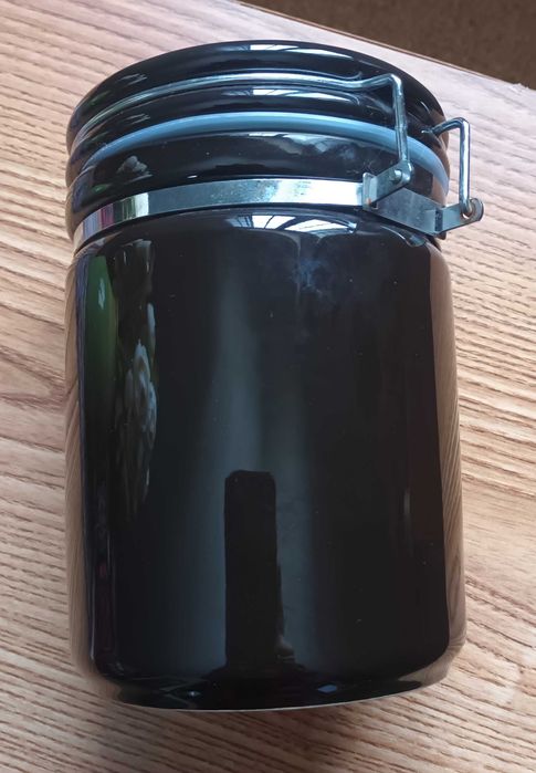 Frasco de cozinha preto