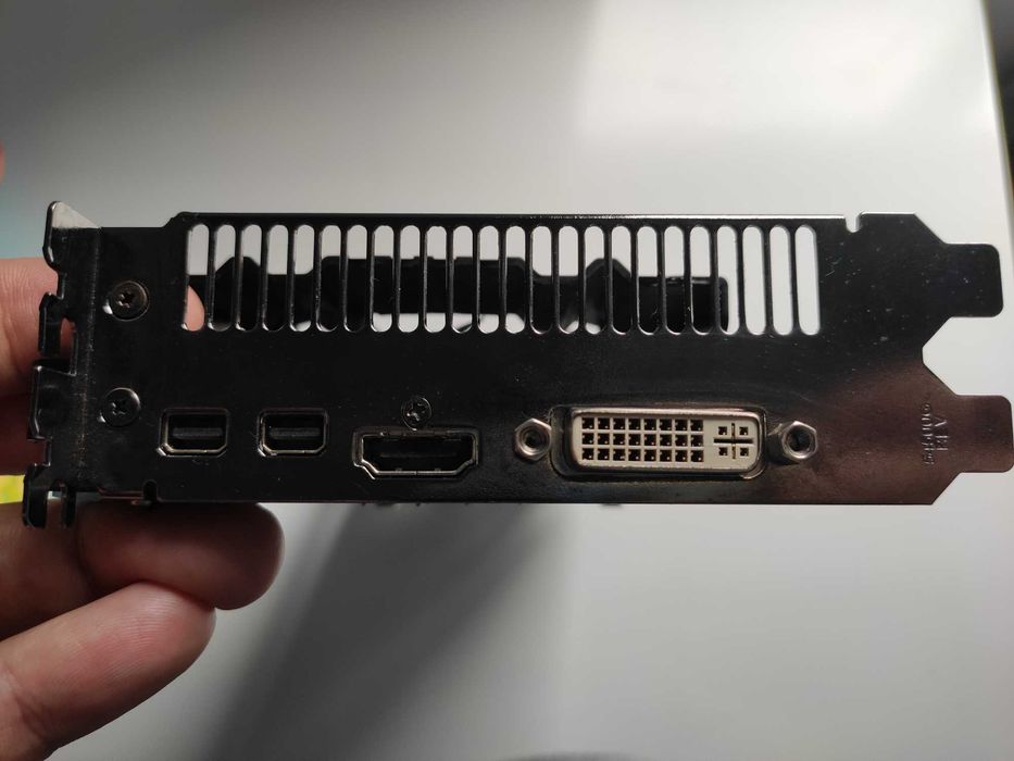 Placa Gráfica ASUS Radeon HD 7870 v2 DirectCU II 2GB GDDR5