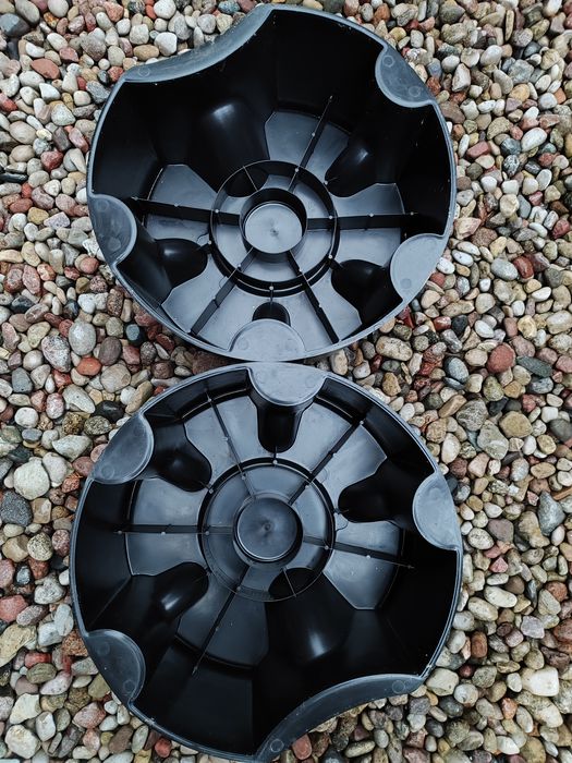Podstawa do zbiornika na deszczówkę 2 szt. stan bdb