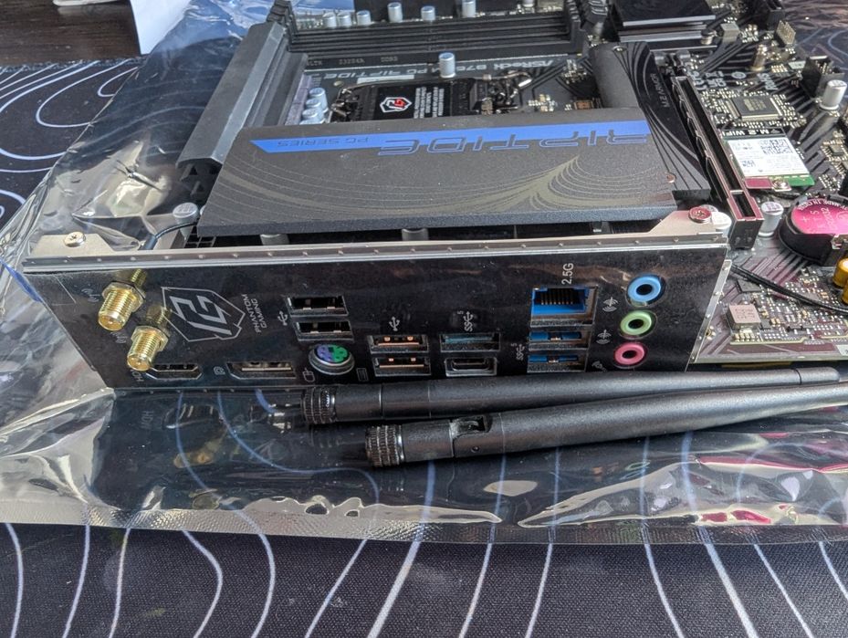 Asrock lga 1700 B760m PG riptide Wi-Fi 6E (802.11ax)