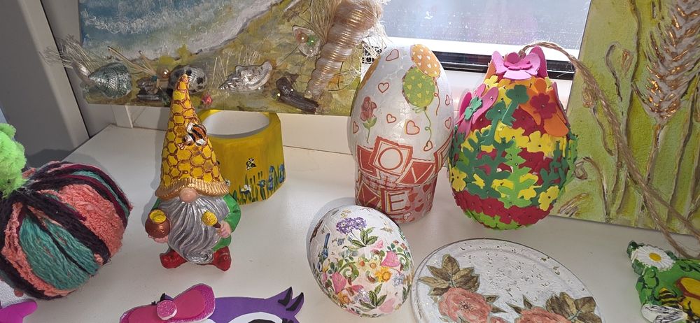 Гипсовые фигурки, глина, картины с текстурой пастой, подсвечник