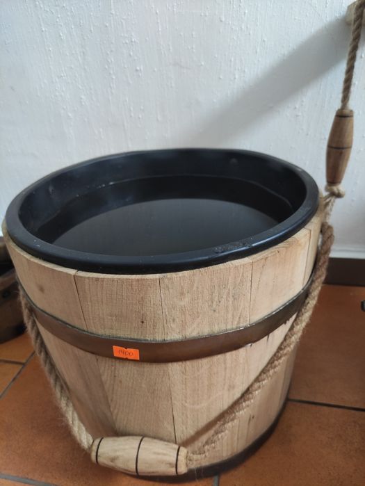 Відро дерев'яне, водопади